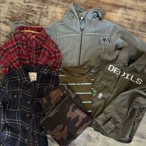 Brands clothes for boy (5-10 years assorted) 
Including Kenzo, cavali!
